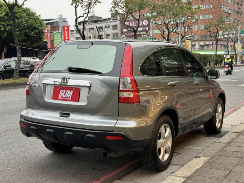 Honda  CR-V 金鑽店~CR-V 2.0 灰 便宜的又好開的休旅車來囉！里程保證 車況超優 上山 環島 不是問題 適合家庭出遊的休旅車！ | 新北市汽車商業同業公會｜TACA優良車商聯盟｜中古、二手車買車賣車公會認證保固