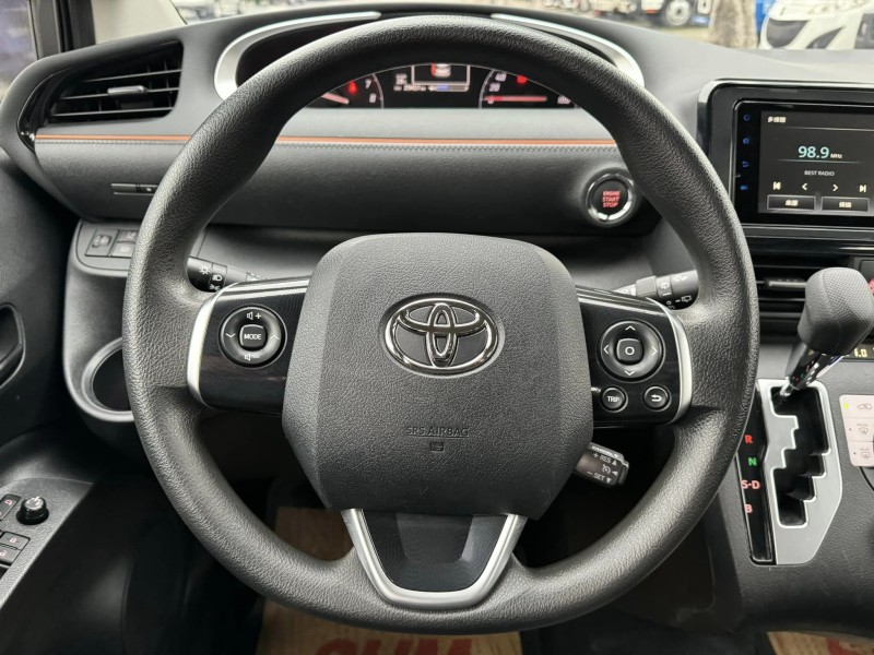 Toyota  SIENTA 金鑽店~SIENTA 1.8 雙電滑門 里程保證2萬多公里 車道偏離 變換輔助系統 AEB自動緊急煞車系統 遠光燈自動控制 胎壓監控 斜坡起步輔助 循跡防滑 8安 免鑰啟動車門鎖 定速 光感應頭燈 電動摺疊後視鏡 盲點偵測 藍芽通訊 方向盤快控鍵 恆溫空調 後座出風口 粉塵過濾器 LED日行燈 倒車影像 等多項配備！ | 新北市汽車商業同業公會｜TACA優良車商聯盟｜中古、二手車買車賣車公會認證保固