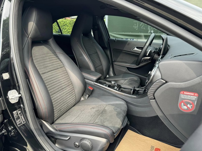 Mercedes-Benz/賓士   A-CLASS  A180 金鑽店~超帥的賓士 5門掀背車來啦！新進2017年式 最頂規的A180 AMG版本 只跑9萬多公里喔！前車主非常的顧車 買到賺到 此車主要配備有 循跡防滑 9安 胎壓監控 主動安全預防系統 免鑰啟動車門鎖 定速 倒車影像 自動停車系統 光感應頭燈 雨滴感應雨刷 換檔撥片 恆溫分區空調 粉塵過濾器 雙前座跑車座椅 電動記憶座椅 後座出風口 LED頭燈 空力套件 等超多樣配備！ | 新北市汽車商業同業公會｜TACA優良車商聯盟｜中古、二手車買車賣車公會認證保固