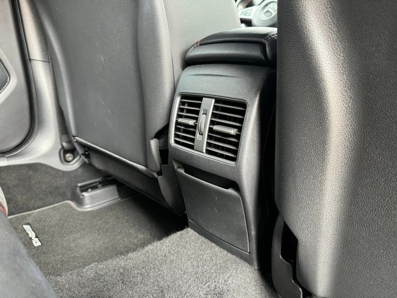 Mercedes-Benz/賓士   A-CLASS  A180 金鑽店~超帥的賓士 5門掀背車來啦！新進2017年式 最頂規的A180 AMG版本 只跑9萬多公里喔！前車主非常的顧車 買到賺到 此車主要配備有 循跡防滑 9安 胎壓監控 主動安全預防系統 免鑰啟動車門鎖 定速 倒車影像 自動停車系統 光感應頭燈 雨滴感應雨刷 換檔撥片 恆溫分區空調 粉塵過濾器 雙前座跑車座椅 電動記憶座椅 後座出風口 LED頭燈 空力套件 等超多樣配備！ | 新北市汽車商業同業公會｜TACA優良車商聯盟｜中古、二手車買車賣車公會認證保固