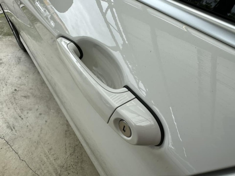 BMW/ 寶馬  1 SERIES  118i 運動版 金鑽店~BMW118i 白 里程保證只跑3萬多公里 主要配備有，循跡防滑 斜坡起步輔助 車道偏離警示系統 AEB自動緊急煞車系統 胎壓監控 6安 免鑰啟動車門鎖 定速 倒車影像 導航 光感應頭燈 雨滴感應雨刷 電動摺疊後視鏡   藍芽通訊 恆溫分區空調 雙電動座椅 後座出風口 粉塵過濾器 LED日行燈 頭燈 尾燈 等超多樣配備！ | 新北市汽車商業同業公會｜TACA優良車商聯盟｜中古、二手車買車賣車公會認證保固