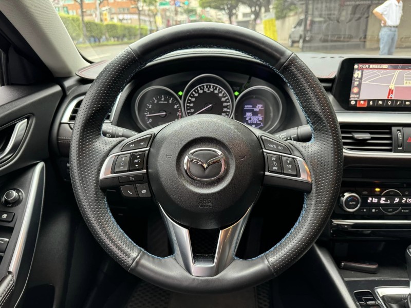 Mazda  Mazda6 金鑽店~超優的美車 時尚經濟實惠 2016年式 馬6 汽油版2.0 里程保證只跑9萬多公里 主要配備有 胎壓監控 車道變換輔助 斜坡起步輔助 循跡防滑 6安 免鑰啟動車門鎖 定速 導航 倒車影像 電動摺疊後視鏡 分區恆溫空調 雙電動座椅 粉塵過濾器 後座出風口 等多項配備！ | 新北市汽車商業同業公會｜TACA優良車商聯盟｜中古、二手車買車賣車公會認證保固