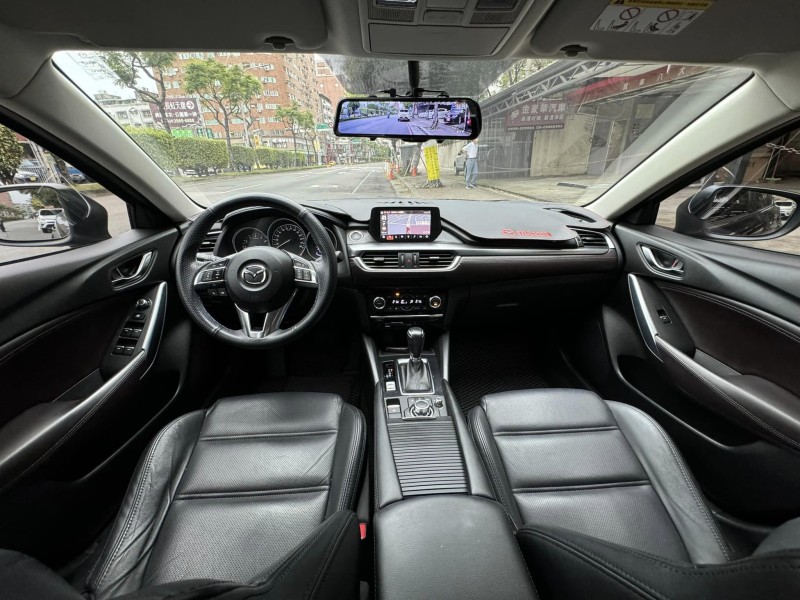 Mazda  Mazda6 金鑽店~超優的美車 時尚經濟實惠 2016年式 馬6 汽油版2.0 里程保證只跑9萬多公里 主要配備有 胎壓監控 車道變換輔助 斜坡起步輔助 循跡防滑 6安 免鑰啟動車門鎖 定速 導航 倒車影像 電動摺疊後視鏡 分區恆溫空調 雙電動座椅 粉塵過濾器 後座出風口 等多項配備！ | 新北市汽車商業同業公會｜TACA優良車商聯盟｜中古、二手車買車賣車公會認證保固