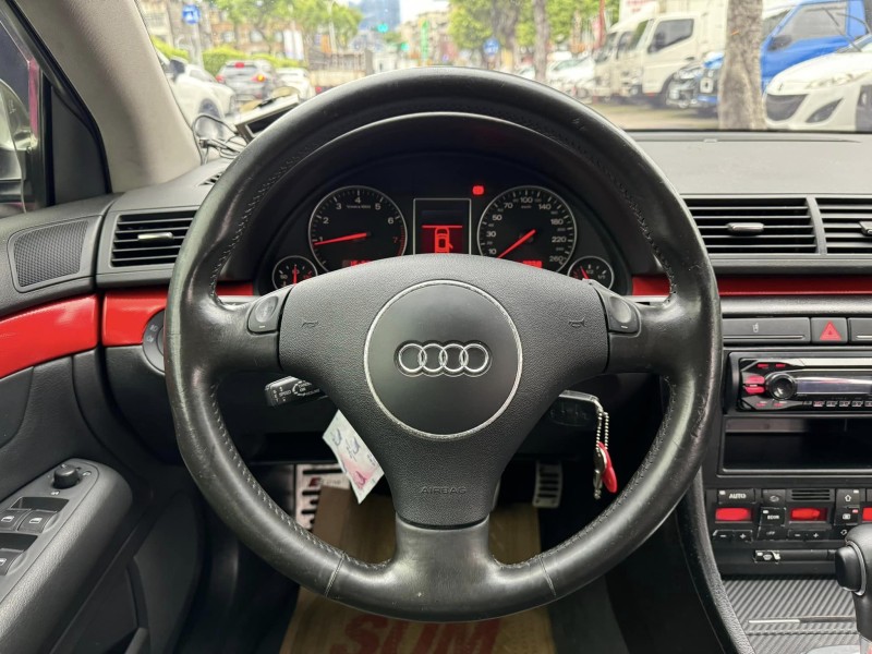 Audi  A4 金鑽店~超優質的代步車來囉！2004年式奧迪A4渦輪增壓1.8T 只賣10多萬！車況和內裝都顧得非常漂亮！ | 新北市汽車商業同業公會｜TACA優良車商聯盟｜中古、二手車買車賣車公會認證保固