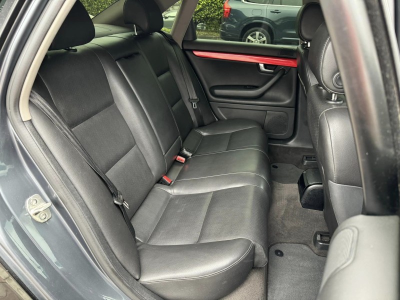 Audi  A4 金鑽店~超優質的代步車來囉！2004年式奧迪A4渦輪增壓1.8T 只賣10多萬！車況和內裝都顧得非常漂亮！ | 新北市汽車商業同業公會｜TACA優良車商聯盟｜中古、二手車買車賣車公會認證保固