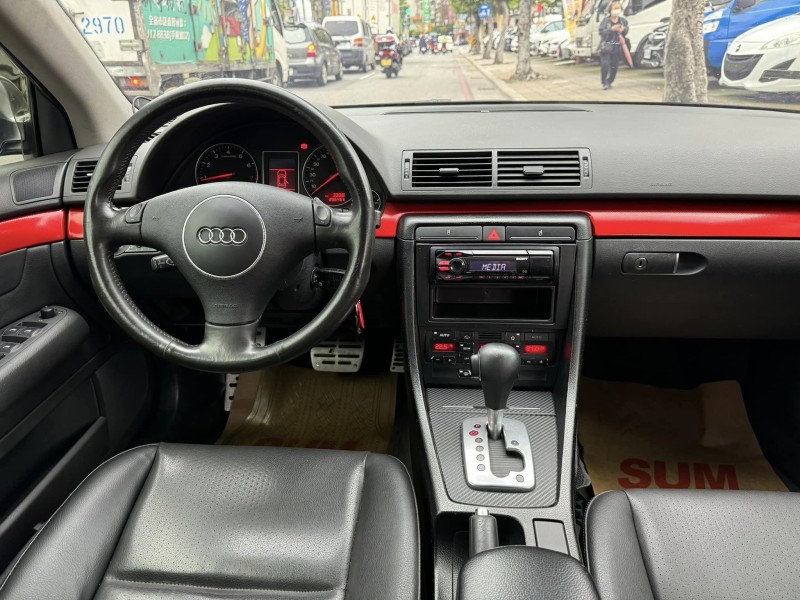 Audi  A4 金鑽店~超優質的代步車來囉！2004年式奧迪A4渦輪增壓1.8T 只賣10多萬！車況和內裝都顧得非常漂亮！ | 新北市汽車商業同業公會｜TACA優良車商聯盟｜中古、二手車買車賣車公會認證保固