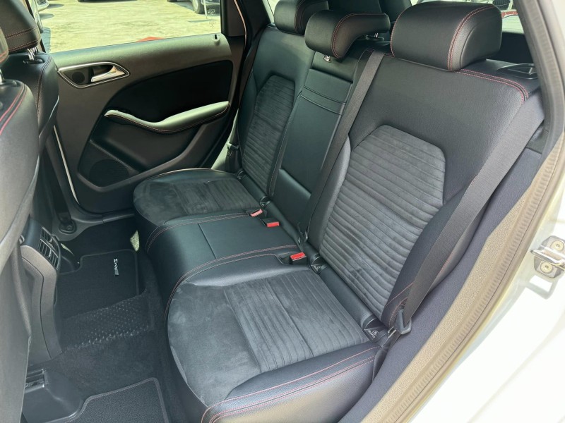 Mercedes-Benz/賓士   B-CLASS  B180 金鑽店~賓士總代理B180 AMG版本！ 主要配備有，AEB自動煞停 主動安全預防系統 循跡防滑 胎壓監控 9安 免鑰匙啟動車門鎖 定速 自動停車系統 光感應頭燈 雨滴感應雨刷 倒車影像 電動摺疊後視鏡 換檔撥片 分區恆溫空調 粉塵過濾器 雙電動記憶座椅 後座出風口 LED日行燈 頭燈 尾燈 空力套件 等超多項配備！ | 新北市汽車商業同業公會｜TACA優良車商聯盟｜中古、二手車買車賣車公會認證保固