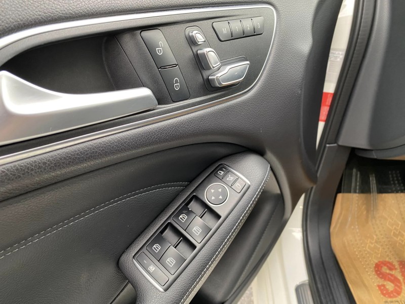 Mercedes-Benz/賓士   B-CLASS  B180 金鑽店~總代理B180白 原廠保養 里程保證只跑6萬多公里 小改款 免鑰啟動 後座出風口 定速 自動停車 循跡防滑 9安 主動式安全防護系統 胎壓監控 等多樣配備！ | 新北市汽車商業同業公會｜TACA優良車商聯盟｜中古、二手車買車賣車公會認證保固