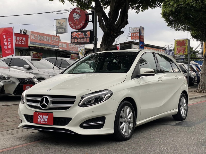 Mercedes-Benz/賓士   B-CLASS  B180 金鑽店~總代理B180白 原廠保養 里程保證只跑6萬多公里 小改款 免鑰啟動 後座出風口 定速 自動停車 循跡防滑 9安 主動式安全防護系統 胎壓監控 等多樣配備！ | 新北市汽車商業同業公會｜TACA優良車商聯盟｜中古、二手車買車賣車公會認證保固