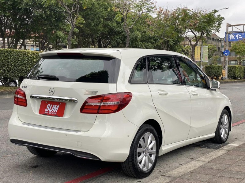 Mercedes-Benz/賓士   B-CLASS  B180 金鑽店~總代理B180白 原廠保養 里程保證只跑6萬多公里 小改款 免鑰啟動 後座出風口 定速 自動停車 循跡防滑 9安 主動式安全防護系統 胎壓監控 等多樣配備！ | 新北市汽車商業同業公會｜TACA優良車商聯盟｜中古、二手車買車賣車公會認證保固