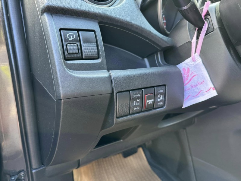 Mazda  Mazda5 金鑽店~ 馬5灰 里程保證 6安 定速 天窗 雙電動滑門 雨滴感應雨刷 光感應頭燈 恆溫空調 方向盤快控鍵 後座出風口 HID頭燈 等多項配備！ | 新北市汽車商業同業公會｜TACA優良車商聯盟｜中古、二手車買車賣車公會認證保固