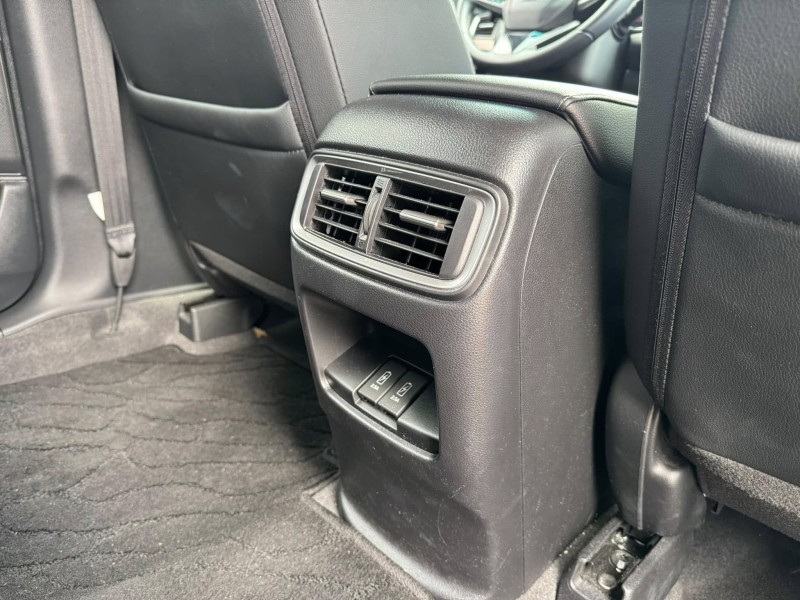Honda  CR-V 金鑽店~CR-V 1.5S 里程保證5萬多公里 ！主要配備有 ACC主動跟車 車道維持輔助 車道偏離警示 車道變換輔助 斜坡起步輔助 循跡防滑 AEB自動緊急煞車 遠光燈自動控制 胎壓監控 8安 免鑰啟動車門鎖 定速 雨滴感應雨刷 全景天窗 電動尾門 衛星導航 恆溫分區空調 電動座椅 後座出風口 換檔撥片 LED日行燈 頭燈 尾燈 等超多項配備！ | 新北市汽車商業同業公會｜TACA優良車商聯盟｜中古、二手車買車賣車公會認證保固