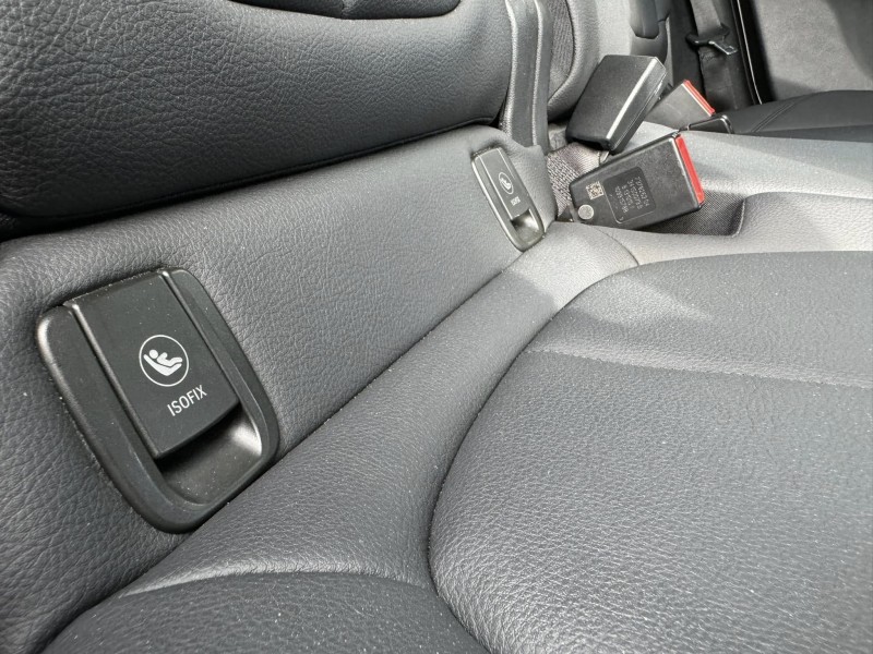 BMW/ 寶馬  2 SERIES  218i 金鑽店~BMW218i 白 主要配備有 循跡防滑 斜坡起步輔助 胎壓監控 6安 免鑰啟動車門 定速 倒車影像 光感應頭燈 雨滴感應雨刷 電動折疊後視鏡 分區恆溫空調 雙電動座椅 粉塵過濾器 後座出風口 LED日行燈 頭燈 尾燈 等多項配備！ | 新北市汽車商業同業公會｜TACA優良車商聯盟｜中古、二手車買車賣車公會認證保固