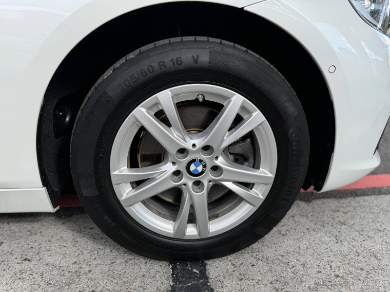 BMW/ 寶馬  2 SERIES  218i 金鑽店~BMW218i 白 主要配備有 循跡防滑 斜坡起步輔助 胎壓監控 6安 免鑰啟動車門 定速 倒車影像 光感應頭燈 雨滴感應雨刷 電動折疊後視鏡 分區恆溫空調 雙電動座椅 粉塵過濾器 後座出風口 LED日行燈 頭燈 尾燈 等多項配備！ | 新北市汽車商業同業公會｜TACA優良車商聯盟｜中古、二手車買車賣車公會認證保固