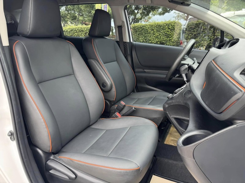 Toyota  SIENTA 金鑽店~SIENTA 1.8 雙電滑門 車道偏離 變換輔助系統 AEB自動緊急煞車系統 遠光燈自動控制 胎壓監控 斜坡起步輔助 循跡防滑 8安 免鑰啟動車門鎖 定速 光感應頭燈 電動摺疊後視鏡 盲點偵測 藍芽通訊 方向盤快控鍵 恆溫空調 後座出風口 粉塵過濾器 LED日行燈 等多項配備！ | 新北市汽車商業同業公會｜TACA優良車商聯盟｜中古、二手車買車賣車公會認證保固