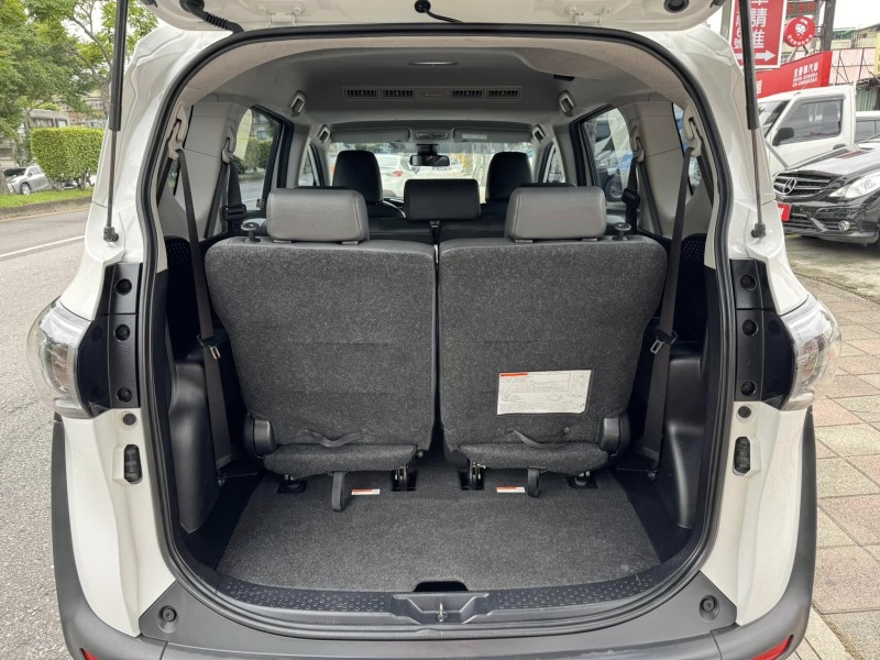 Toyota  SIENTA 金鑽店~SIENTA 1.8 雙電滑門 車道偏離 變換輔助系統 AEB自動緊急煞車系統 遠光燈自動控制 胎壓監控 斜坡起步輔助 循跡防滑 8安 免鑰啟動車門鎖 定速 光感應頭燈 電動摺疊後視鏡 盲點偵測 藍芽通訊 方向盤快控鍵 恆溫空調 後座出風口 粉塵過濾器 LED日行燈 等多項配備！ | 新北市汽車商業同業公會｜TACA優良車商聯盟｜中古、二手車買車賣車公會認證保固