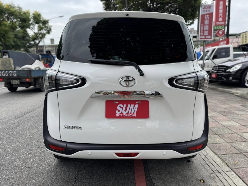 Toyota  SIENTA 金鑽店~SIENTA 1.8 雙電滑門 車道偏離 變換輔助系統 AEB自動緊急煞車系統 遠光燈自動控制 胎壓監控 斜坡起步輔助 循跡防滑 8安 免鑰啟動車門鎖 定速 光感應頭燈 電動摺疊後視鏡 盲點偵測 藍芽通訊 方向盤快控鍵 恆溫空調 後座出風口 粉塵過濾器 LED日行燈 等多項配備！ | 新北市汽車商業同業公會｜TACA優良車商聯盟｜中古、二手車買車賣車公會認證保固