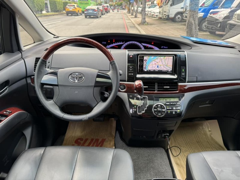 Toyota  Previa 金鑽店~PREVIA 3.5旗艦版 大馬力 主要配備有，全景天窗 循跡防滑 斜坡起步輔助 7安 免鑰啟動車門鎖 定速 導航 倒車影像 光感應頭燈 雙電動滑門 電動尾門 電動摺疊後視鏡 後座影音 後座出風口 分區恆溫空調 電動座椅 電熱椅 粉塵過濾器 HID頭燈 等多項配備！ | 新北市汽車商業同業公會｜TACA優良車商聯盟｜中古、二手車買車賣車公會認證保固