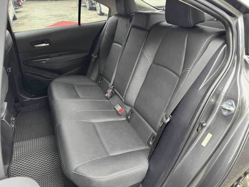 Toyota  Altis 金鑽店~ALTIS油電 里程保證只跑3萬多公里!! 車況超優 主要配備有，ACC自動跟車升級全速域 車道偏離 車道變換 車道維持 循跡防滑 斜坡起步輔助 AEB自動煞停 遠光燈自動控制 胎壓監控 9安 免鑰啟動車門鎖 定速 盲點偵測 安卓機 導航 倒車影像 恆溫空調 粉塵過濾器 後座出風口 LED日行燈 等超多項配備！ | 新北市汽車商業同業公會｜TACA優良車商聯盟｜中古、二手車買車賣車公會認證保固