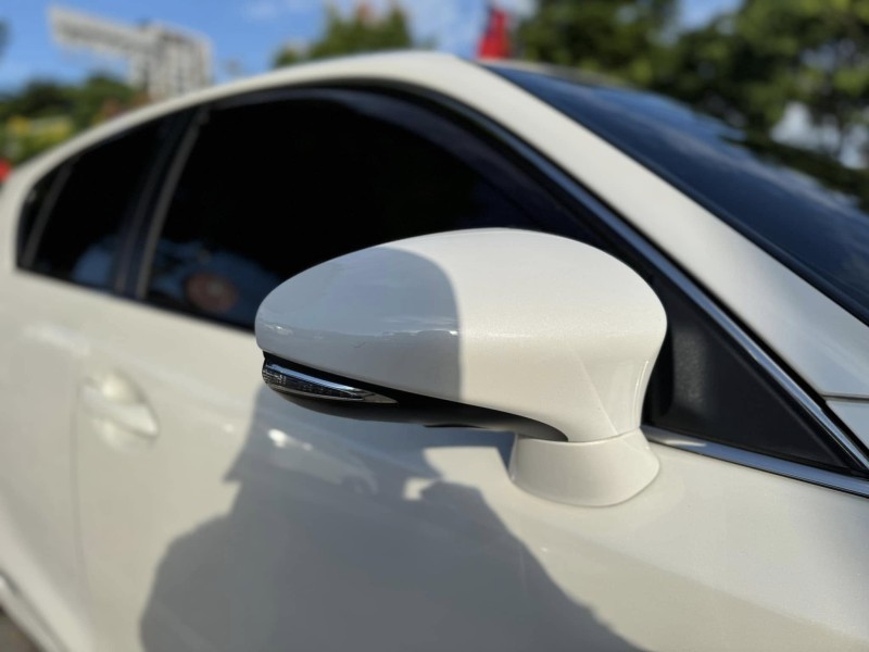 Lexus  CT200H 金鑽店~CT200h 白 油電混合 1.8 省油省稅 主要配備有，循跡防滑 免鑰啟動車門鎖 定速 光感應頭燈 感應雨刷 10安 方向盤快控鍵 分區恆溫空調 駕駛座電動座椅 雙前座電熱椅 LED日行燈 尾燈 等多項配備！ | 新北市汽車商業同業公會｜TACA優良車商聯盟｜中古、二手車買車賣車公會認證保固
