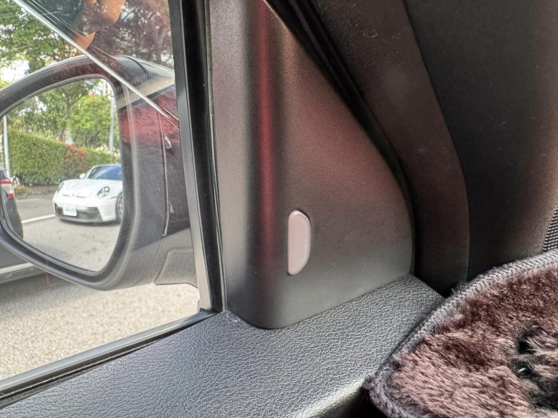 Nissan  Kicks 金鑽店~ Kicks 1.5 智行旗艦版 主要配備有 車道偏離警示 車道變換輔助 AEB自動緊急煞車 遠光燈自動控制 胎壓監控 斜坡起步輔助 循跡防滑 6安 免鑰啟動車門鎖 定速 倒車影像輔助 360度環景影像 光感應頭燈 電動摺疊後視鏡 選配前後行車記錄器 導航 Apple CarPlay 恆溫空調 粉塵過濾器 LED頭燈 車頂行李架 空力套件 等超多項配備！ | 新北市汽車商業同業公會｜TACA優良車商聯盟｜中古、二手車買車賣車公會認證保固