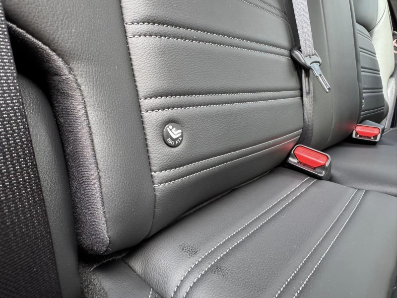 Nissan  Kicks 金鑽店~ Kicks 1.5 智行旗艦版 主要配備有 車道偏離警示 車道變換輔助 AEB自動緊急煞車 遠光燈自動控制 胎壓監控 斜坡起步輔助 循跡防滑 6安 免鑰啟動車門鎖 定速 倒車影像輔助 360度環景影像 光感應頭燈 電動摺疊後視鏡 選配前後行車記錄器 導航 Apple CarPlay 恆溫空調 粉塵過濾器 LED頭燈 車頂行李架 空力套件 等超多項配備！ | 新北市汽車商業同業公會｜TACA優良車商聯盟｜中古、二手車買車賣車公會認證保固