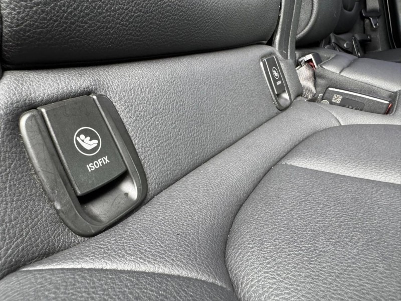 BMW/ 寶馬  2 SERIES  218i 金鑽店~BMW218i 白 主要配備有 循跡防滑 斜坡起步輔助 胎壓監控 6安 免鑰啟動車門 定速 倒車影像 光感應頭燈 雨滴感應雨刷 電動折疊後視鏡 分區恆溫空調 電動尾門 自動停車 粉塵過濾器 後座出風口 LED日行燈 頭燈 尾燈 等多項配備！ | 新北市汽車商業同業公會｜TACA優良車商聯盟｜中古、二手車買車賣車公會認證保固