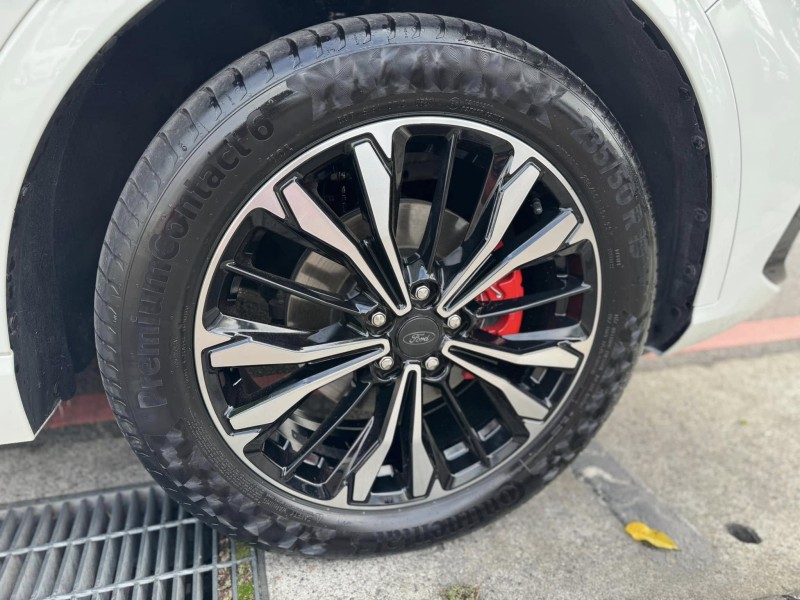 Ford/福特  Kuga 金鑽店~Kuga  ST-Line AWD 2.0 新車價120幾萬 6大系統 原廠保固中 里程保證只跑3萬多公里！主要配備有，ACC主動跟車 車道維持輔助 車道變換輔助 車道偏離警示 循跡防滑 斜坡起步輔助 AEB自動緊急煞車 7安 遠光燈自動控制 胎壓監控 免鑰啟動車門鎖 定速 360度環景影像 雨滴感應雨刷 光感應頭燈 全景天窗 電動尾門 HUD抬頭顯示器 電動摺疊後視鏡 導航 換檔撥片 分區恆溫空調 粉塵過濾器 電動座椅 後座出風口 雙前座跑車座椅 LED頭燈 尾燈 日行燈 主動轉向燈 空力套件  | 新北市汽車商業同業公會｜TACA優良車商聯盟｜中古、二手車買車賣車公會認證保固
