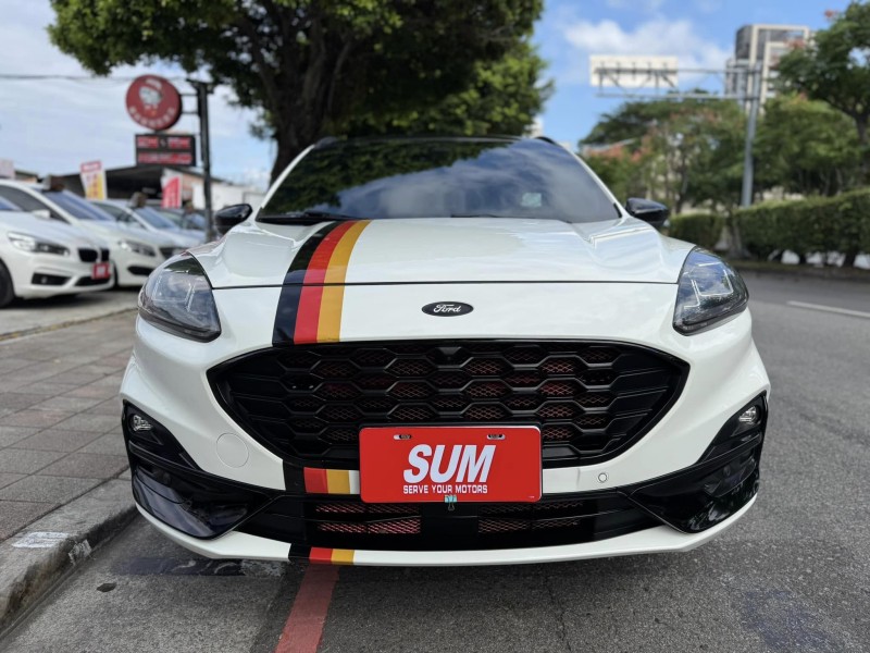 Ford/福特  Kuga 金鑽店~Kuga  ST-Line AWD 2.0 新車價120幾萬 6大系統 原廠保固中 里程保證只跑3萬多公里！主要配備有，ACC主動跟車 車道維持輔助 車道變換輔助 車道偏離警示 循跡防滑 斜坡起步輔助 AEB自動緊急煞車 7安 遠光燈自動控制 胎壓監控 免鑰啟動車門鎖 定速 360度環景影像 雨滴感應雨刷 光感應頭燈 全景天窗 電動尾門 HUD抬頭顯示器 電動摺疊後視鏡 導航 換檔撥片 分區恆溫空調 粉塵過濾器 電動座椅 後座出風口 雙前座跑車座椅 LED頭燈 尾燈 日行燈 主動轉向燈 空力套件  | 新北市汽車商業同業公會｜TACA優良車商聯盟｜中古、二手車買車賣車公會認證保固