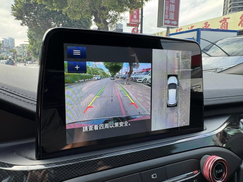Ford/福特  Kuga 金鑽店~Kuga  ST-Line AWD 2.0 新車價120幾萬 6大系統 原廠保固中 里程保證只跑3萬多公里！主要配備有，ACC主動跟車 車道維持輔助 車道變換輔助 車道偏離警示 循跡防滑 斜坡起步輔助 AEB自動緊急煞車 7安 遠光燈自動控制 胎壓監控 免鑰啟動車門鎖 定速 360度環景影像 雨滴感應雨刷 光感應頭燈 全景天窗 電動尾門 HUD抬頭顯示器 電動摺疊後視鏡 導航 換檔撥片 分區恆溫空調 粉塵過濾器 電動座椅 後座出風口 雙前座跑車座椅 LED頭燈 尾燈 日行燈 主動轉向燈 空力套件  | 新北市汽車商業同業公會｜TACA優良車商聯盟｜中古、二手車買車賣車公會認證保固