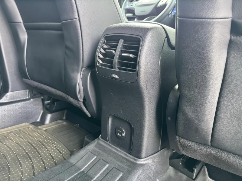 Ford/福特  Kuga 金鑽店~Kuga  ST-Line AWD 2.0 新車價120幾萬 6大系統 原廠保固中 里程保證只跑3萬多公里！主要配備有，ACC主動跟車 車道維持輔助 車道變換輔助 車道偏離警示 循跡防滑 斜坡起步輔助 AEB自動緊急煞車 7安 遠光燈自動控制 胎壓監控 免鑰啟動車門鎖 定速 360度環景影像 雨滴感應雨刷 光感應頭燈 全景天窗 電動尾門 HUD抬頭顯示器 電動摺疊後視鏡 導航 換檔撥片 分區恆溫空調 粉塵過濾器 電動座椅 後座出風口 雙前座跑車座椅 LED頭燈 尾燈 日行燈 主動轉向燈 空力套件  | 新北市汽車商業同業公會｜TACA優良車商聯盟｜中古、二手車買車賣車公會認證保固
