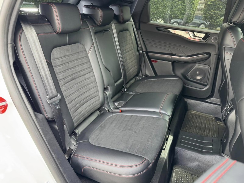 Ford/福特  Kuga 金鑽店~Kuga  ST-Line AWD 2.0 新車價120幾萬 6大系統 原廠保固中 里程保證只跑3萬多公里！主要配備有，ACC主動跟車 車道維持輔助 車道變換輔助 車道偏離警示 循跡防滑 斜坡起步輔助 AEB自動緊急煞車 7安 遠光燈自動控制 胎壓監控 免鑰啟動車門鎖 定速 360度環景影像 雨滴感應雨刷 光感應頭燈 全景天窗 電動尾門 HUD抬頭顯示器 電動摺疊後視鏡 導航 換檔撥片 分區恆溫空調 粉塵過濾器 電動座椅 後座出風口 雙前座跑車座椅 LED頭燈 尾燈 日行燈 主動轉向燈 空力套件  | 新北市汽車商業同業公會｜TACA優良車商聯盟｜中古、二手車買車賣車公會認證保固
