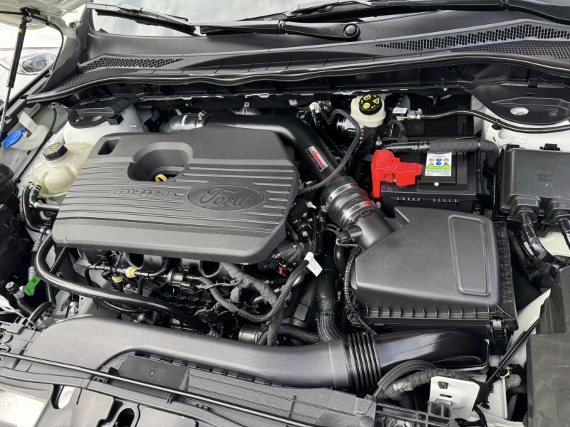 Ford/福特  Kuga 金鑽店~Kuga  ST-Line AWD 2.0 新車價120幾萬 6大系統 原廠保固中 里程保證只跑3萬多公里！主要配備有，ACC主動跟車 車道維持輔助 車道變換輔助 車道偏離警示 循跡防滑 斜坡起步輔助 AEB自動緊急煞車 7安 遠光燈自動控制 胎壓監控 免鑰啟動車門鎖 定速 360度環景影像 雨滴感應雨刷 光感應頭燈 全景天窗 電動尾門 HUD抬頭顯示器 電動摺疊後視鏡 導航 換檔撥片 分區恆溫空調 粉塵過濾器 電動座椅 後座出風口 雙前座跑車座椅 LED頭燈 尾燈 日行燈 主動轉向燈 空力套件  | 新北市汽車商業同業公會｜TACA優良車商聯盟｜中古、二手車買車賣車公會認證保固