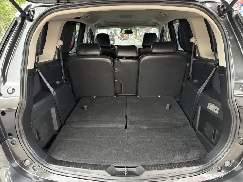 Mazda  Mazda5 金鑽店~馬5灰 里程保證 6安 定速 天窗 雙電動滑門 雨滴感應雨刷 光感應頭燈 恆溫空調 方向盤快控鍵 後座出風口 HID頭燈 安卓機 倒車影像 無線Apple CarPlay等多項配備！ | 新北市汽車商業同業公會｜TACA優良車商聯盟｜中古、二手車買車賣車公會認證保固