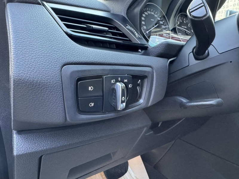 BMW/ 寶馬  2 SERIES  218i 金鑽店~BMW218i 白 主要配備有 循跡防滑 斜坡起步輔助 胎壓監控 6安 免鑰啟動車門 定速 倒車影像 光感應頭燈 雨滴感應雨刷 電動折疊後視鏡 分區恆溫空調 電動座椅 車道偏離警示 自動緊急煞車 自動停車 粉塵過濾器 後座出風口 LED日行燈 頭燈 尾燈 等多項配備！ | 新北市汽車商業同業公會｜TACA優良車商聯盟｜中古、二手車買車賣車公會認證保固