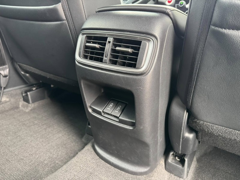 Honda  CR-V 金鑽店~2021年CR-V 1.5 VTi-S 白 里程保證 ACC主動跟車全速域 車道維持 變換 偏離 輔助系統 AEB自動煞停 遠光燈自動控制 斜坡起步輔助 循跡防滑 8安 電動尾門 胎壓監控 免鑰啟動車門鎖 定速 倒車影像 導航 多功能影音 右側影像無死角 後座出風口 LED頭燈 日行燈 尾燈 等多項配備！ | 新北市汽車商業同業公會｜TACA優良車商聯盟｜中古、二手車買車賣車公會認證保固