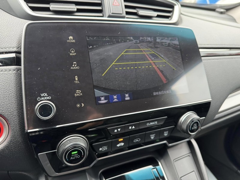 Honda  CR-V 金鑽店~2021年CR-V 1.5 VTi-S 白 里程保證 ACC主動跟車全速域 車道維持 變換 偏離 輔助系統 AEB自動煞停 遠光燈自動控制 斜坡起步輔助 循跡防滑 8安 電動尾門 胎壓監控 免鑰啟動車門鎖 定速 倒車影像 導航 多功能影音 右側影像無死角 後座出風口 LED頭燈 日行燈 尾燈 等多項配備！ | 新北市汽車商業同業公會｜TACA優良車商聯盟｜中古、二手車買車賣車公會認證保固