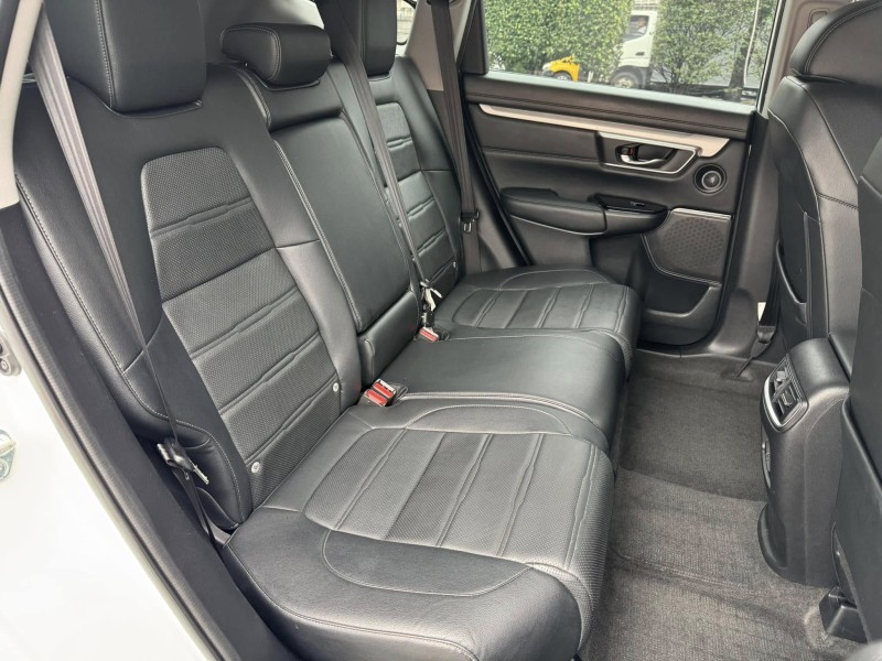 Honda  CR-V 金鑽店~2021年CR-V 1.5 VTi-S 白 里程保證 ACC主動跟車全速域 車道維持 變換 偏離 輔助系統 AEB自動煞停 遠光燈自動控制 斜坡起步輔助 循跡防滑 8安 電動尾門 胎壓監控 免鑰啟動車門鎖 定速 倒車影像 導航 多功能影音 右側影像無死角 後座出風口 LED頭燈 日行燈 尾燈 等多項配備！ | 新北市汽車商業同業公會｜TACA優良車商聯盟｜中古、二手車買車賣車公會認證保固