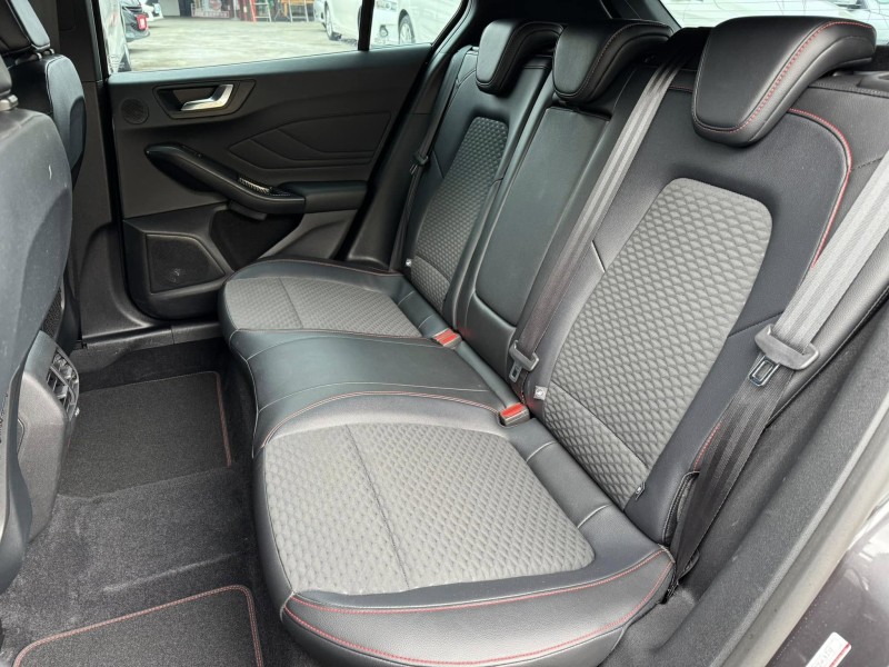 Ford/福特  Focus 金鑽店~Focus ST-Line 賽道版 ACC主動跟車系統 車道維持輔助 車道變換輔助 車道偏離警示 斜坡起步輔助 循跡防滑 8安 AEB自動煞車 遠光燈自動控制 胎壓監控 免鑰啟動車門鎖 定速 光感應頭燈 雨滴感應雨刷 導航 倒車影像 Apple CarPlay  電動摺疊後視鏡 HUD抬頭顯示器 分區恆溫空調 換檔撥片 粉塵過濾器 雙前座跑車座椅 ￼￼電動椅 後座出風口 LED日行燈 頭燈 尾燈 空力套件 全車貼膜 幾乎是滿配！ | 新北市汽車商業同業公會｜TACA優良車商聯盟｜中古、二手車買車賣車公會認證保固