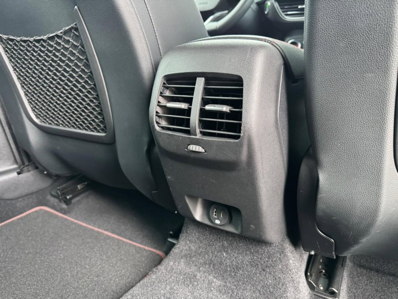 Ford/福特  Focus 金鑽店~Focus ST-Line 賽道版 ACC主動跟車系統 車道維持輔助 車道變換輔助 車道偏離警示 斜坡起步輔助 循跡防滑 8安 AEB自動煞車 遠光燈自動控制 胎壓監控 免鑰啟動車門鎖 定速 光感應頭燈 雨滴感應雨刷 導航 倒車影像 Apple CarPlay  電動摺疊後視鏡 HUD抬頭顯示器 分區恆溫空調 換檔撥片 粉塵過濾器 雙前座跑車座椅 ￼￼電動椅 後座出風口 LED日行燈 頭燈 尾燈 空力套件 全車貼膜 幾乎是滿配！ | 新北市汽車商業同業公會｜TACA優良車商聯盟｜中古、二手車買車賣車公會認證保固