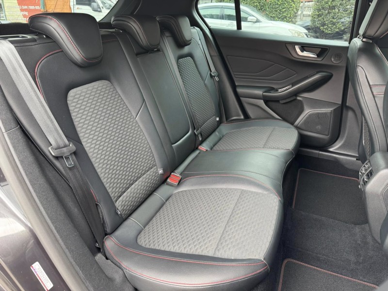Ford/福特  Focus 金鑽店~Focus ST-Line 賽道版 ACC主動跟車系統 車道維持輔助 車道變換輔助 車道偏離警示 斜坡起步輔助 循跡防滑 8安 AEB自動煞車 遠光燈自動控制 胎壓監控 免鑰啟動車門鎖 定速 光感應頭燈 雨滴感應雨刷 導航 倒車影像 Apple CarPlay  電動摺疊後視鏡 HUD抬頭顯示器 分區恆溫空調 換檔撥片 粉塵過濾器 雙前座跑車座椅 ￼￼電動椅 後座出風口 LED日行燈 頭燈 尾燈 空力套件 全車貼膜 幾乎是滿配！ | 新北市汽車商業同業公會｜TACA優良車商聯盟｜中古、二手車買車賣車公會認證保固