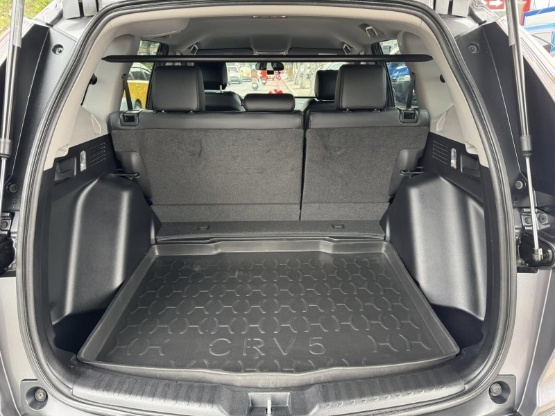 Honda  CR-V 金鑽店~CR-V 1.5 VTi-S 灰 里程保證只跑7萬多公里 ACC主動跟車全速域 車道維持 變換 偏離 輔助系統 AEB自動煞停 遠光燈自動控制 斜坡起步輔助 循跡防滑 8安 胎壓監控 免鑰啟動車門鎖 定速 倒車影像 導航 多功能影音 右側影像無死角 後座出風口 LED頭燈 日行燈 尾燈 等多項配備！ | 新北市汽車商業同業公會｜TACA優良車商聯盟｜中古、二手車買車賣車公會認證保固