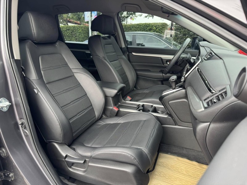 Honda  CR-V 金鑽店~CR-V 1.5 VTi-S 灰 里程保證只跑7萬多公里 ACC主動跟車全速域 車道維持 變換 偏離 輔助系統 AEB自動煞停 遠光燈自動控制 斜坡起步輔助 循跡防滑 8安 胎壓監控 免鑰啟動車門鎖 定速 倒車影像 導航 多功能影音 右側影像無死角 後座出風口 LED頭燈 日行燈 尾燈 等多項配備！ | 新北市汽車商業同業公會｜TACA優良車商聯盟｜中古、二手車買車賣車公會認證保固