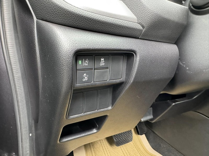 Honda  CR-V 金鑽店~CR-V 1.5 VTi-S 灰 里程保證只跑7萬多公里 ACC主動跟車全速域 車道維持 變換 偏離 輔助系統 AEB自動煞停 遠光燈自動控制 斜坡起步輔助 循跡防滑 8安 胎壓監控 免鑰啟動車門鎖 定速 倒車影像 導航 多功能影音 右側影像無死角 後座出風口 LED頭燈 日行燈 尾燈 等多項配備！ | 新北市汽車商業同業公會｜TACA優良車商聯盟｜中古、二手車買車賣車公會認證保固