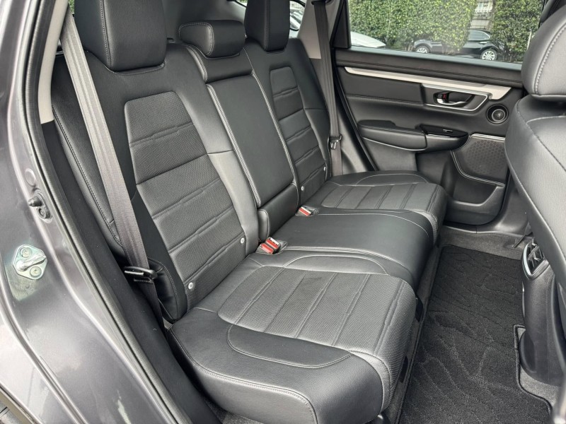 Honda  CR-V 金鑽店~CR-V 1.5 VTi-S 灰 里程保證只跑7萬多公里 ACC主動跟車全速域 車道維持 變換 偏離 輔助系統 AEB自動煞停 遠光燈自動控制 斜坡起步輔助 循跡防滑 8安 胎壓監控 免鑰啟動車門鎖 定速 倒車影像 導航 多功能影音 右側影像無死角 後座出風口 LED頭燈 日行燈 尾燈 等多項配備！ | 新北市汽車商業同業公會｜TACA優良車商聯盟｜中古、二手車買車賣車公會認證保固