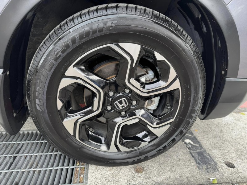Honda  CR-V 金鑽店~CR-V 1.5 VTi-S 灰 里程保證只跑7萬多公里 ACC主動跟車全速域 車道維持 變換 偏離 輔助系統 AEB自動煞停 遠光燈自動控制 斜坡起步輔助 循跡防滑 8安 胎壓監控 免鑰啟動車門鎖 定速 倒車影像 導航 多功能影音 右側影像無死角 後座出風口 LED頭燈 日行燈 尾燈 等多項配備！ | 新北市汽車商業同業公會｜TACA優良車商聯盟｜中古、二手車買車賣車公會認證保固