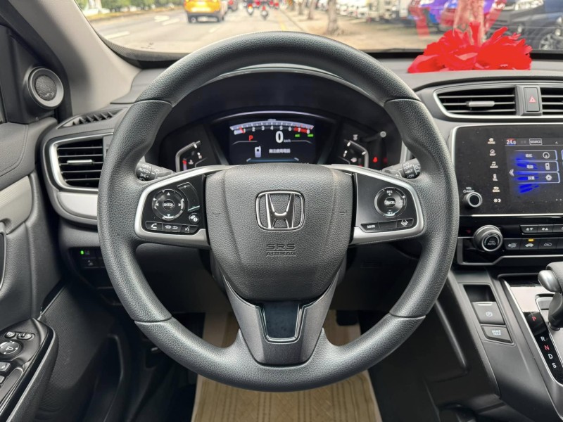 Honda  CR-V 金鑽店~CR-V 1.5 VTi-S 灰 里程保證只跑7萬多公里 ACC主動跟車全速域 車道維持 變換 偏離 輔助系統 AEB自動煞停 遠光燈自動控制 斜坡起步輔助 循跡防滑 8安 胎壓監控 免鑰啟動車門鎖 定速 倒車影像 導航 多功能影音 右側影像無死角 後座出風口 LED頭燈 日行燈 尾燈 等多項配備！ | 新北市汽車商業同業公會｜TACA優良車商聯盟｜中古、二手車買車賣車公會認證保固