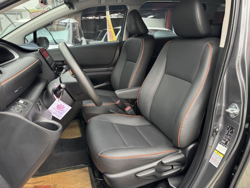 Toyota  SIENTA 金鑽店~SIENTA 1.8 正7人座 雙電動滑門 車道變換輔助系統 倒車影像 胎壓監控 斜坡起步輔助 循跡防滑 8安 免鑰啟動車門鎖 定速 光感應頭燈 電動摺疊後視鏡 盲點偵測 藍芽通訊 方向盤快控鍵 恆溫空調 後座出風口 粉塵過濾器 LED日行燈 等多項配備！ | 新北市汽車商業同業公會｜TACA優良車商聯盟｜中古、二手車買車賣車公會認證保固