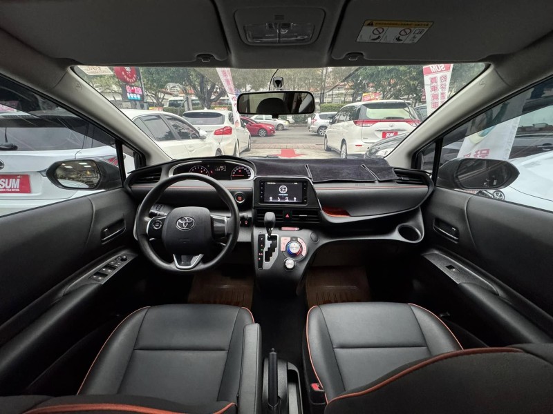 Toyota  SIENTA 金鑽店~SIENTA 1.8 正7人座 雙電動滑門 車道變換輔助系統 倒車影像 胎壓監控 斜坡起步輔助 循跡防滑 8安 免鑰啟動車門鎖 定速 光感應頭燈 電動摺疊後視鏡 盲點偵測 藍芽通訊 方向盤快控鍵 恆溫空調 後座出風口 粉塵過濾器 LED日行燈 等多項配備！ | 新北市汽車商業同業公會｜TACA優良車商聯盟｜中古、二手車買車賣車公會認證保固