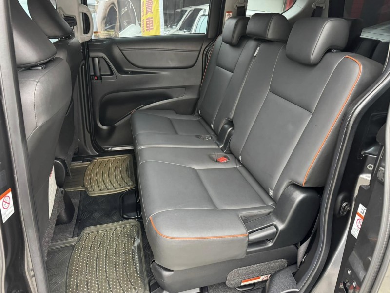 Toyota  SIENTA 金鑽店~SIENTA 1.8 正7人座 雙電動滑門 車道變換輔助系統 倒車影像 胎壓監控 斜坡起步輔助 循跡防滑 8安 免鑰啟動車門鎖 定速 光感應頭燈 電動摺疊後視鏡 盲點偵測 藍芽通訊 方向盤快控鍵 恆溫空調 後座出風口 粉塵過濾器 LED日行燈 等多項配備！ | 新北市汽車商業同業公會｜TACA優良車商聯盟｜中古、二手車買車賣車公會認證保固